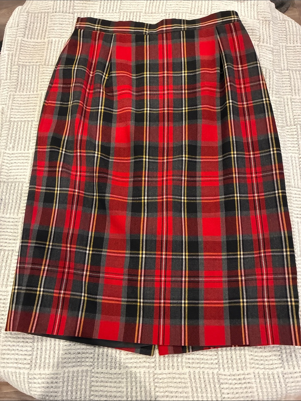 Vintage Classic Red Plaid Pencil Skirt 100% Wool Made in USA Sz 12
